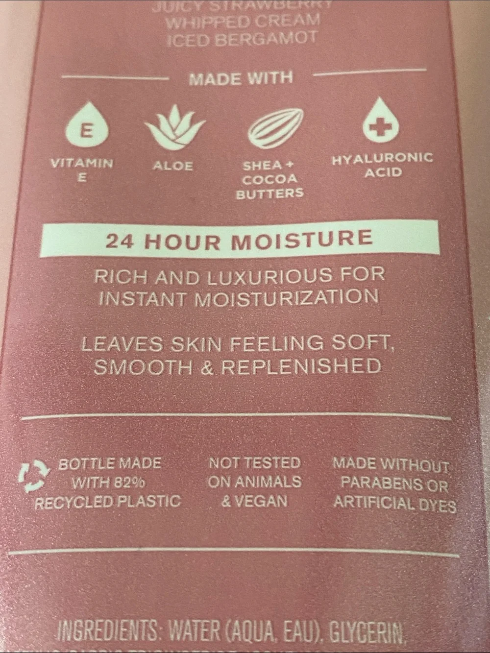 Bath & Body Works Ultimate Hydration Strawberry Snowflakes Body Cream NWT 8 oz.